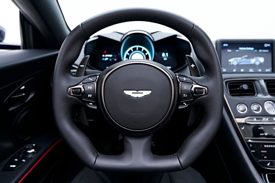 2023 Aston Martin DBS