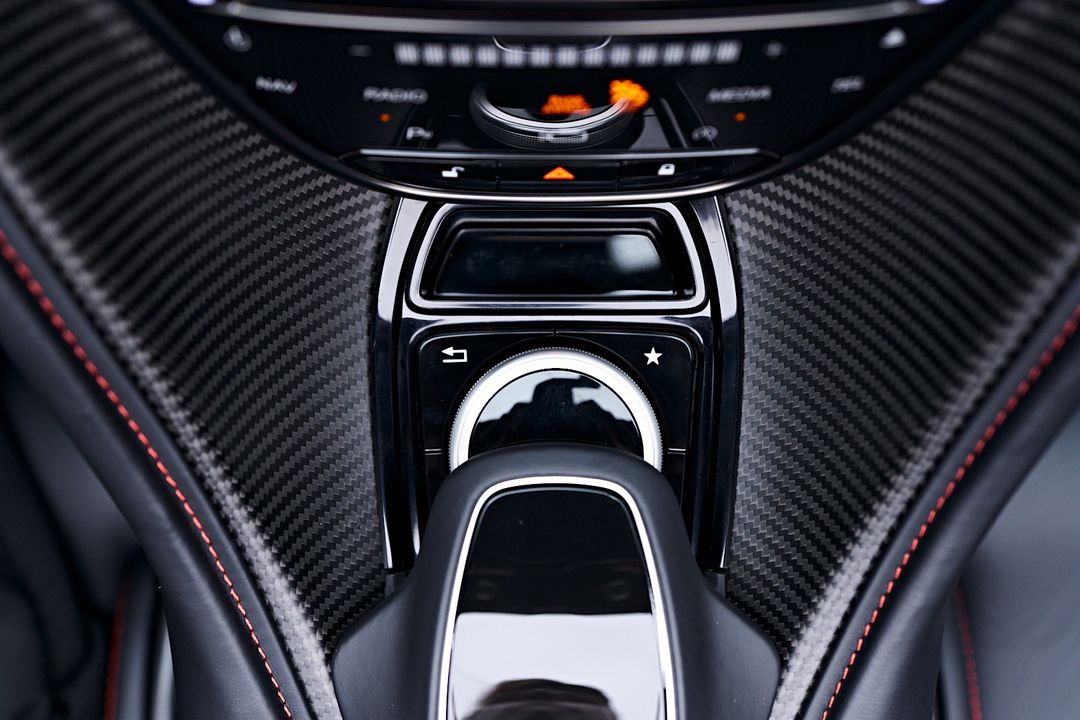2023 Aston Martin DBS