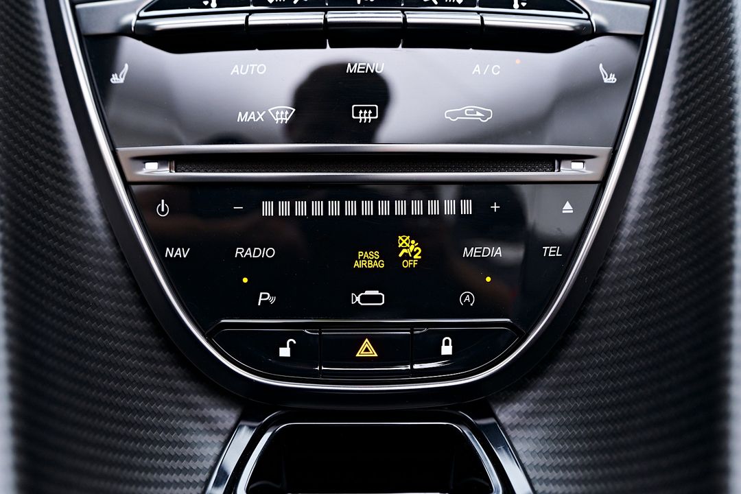 2023 Aston Martin DBS