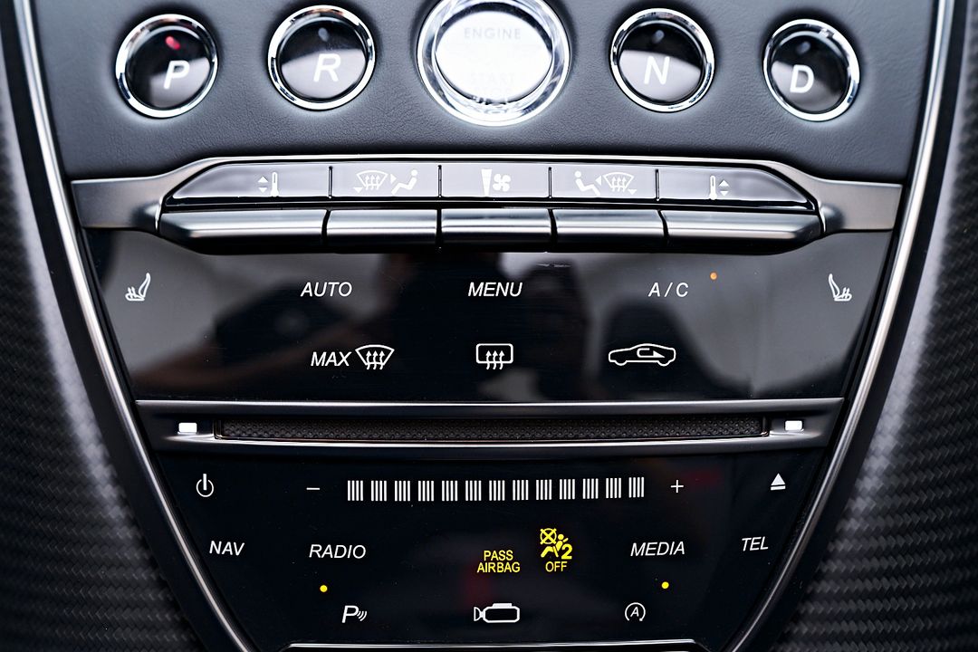2023 Aston Martin DBS
