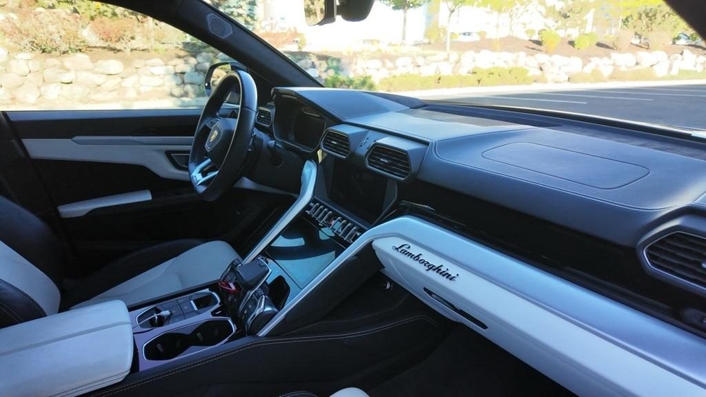 2019 Lamborghini Urus