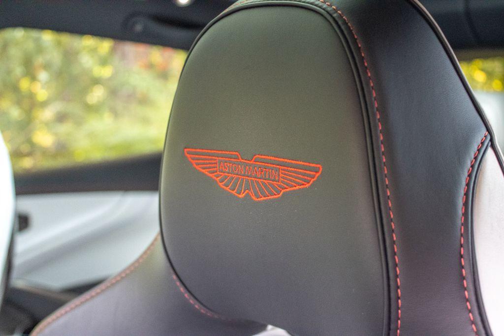 2025 Aston Martin DBX