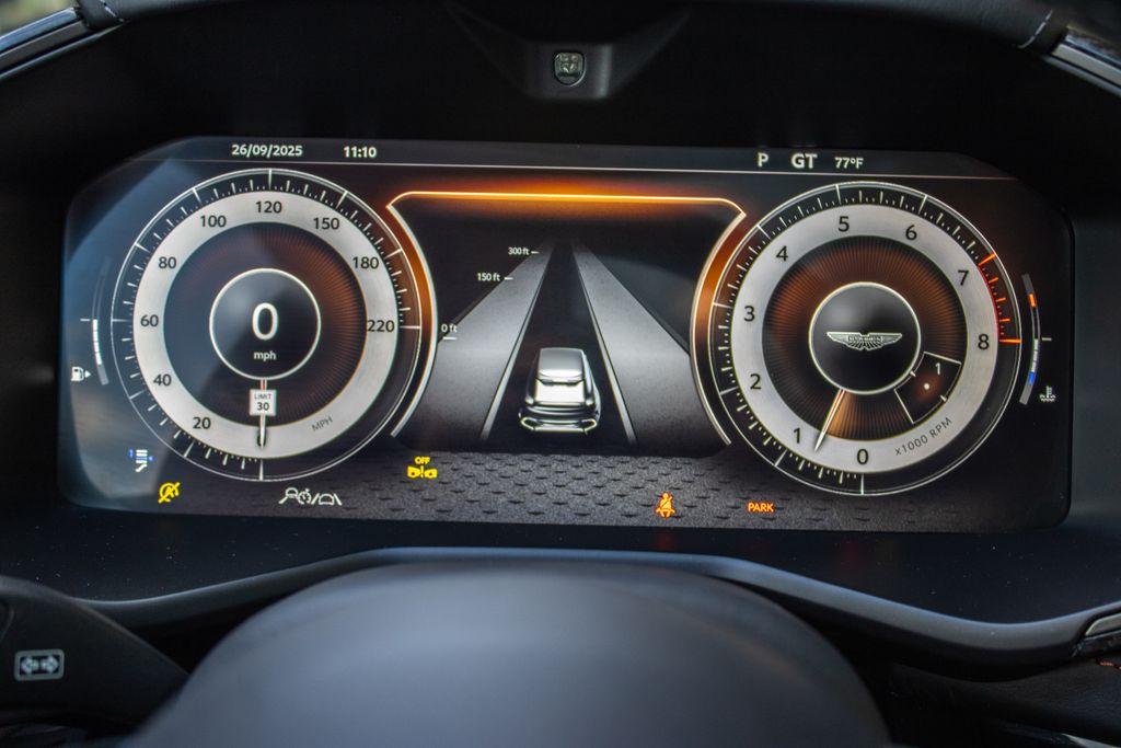 2025 Aston Martin DBX