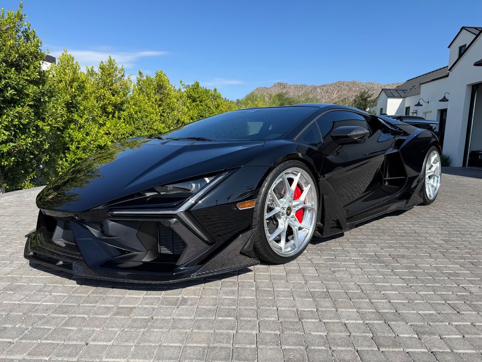 2024 Lamborghini Revuelto