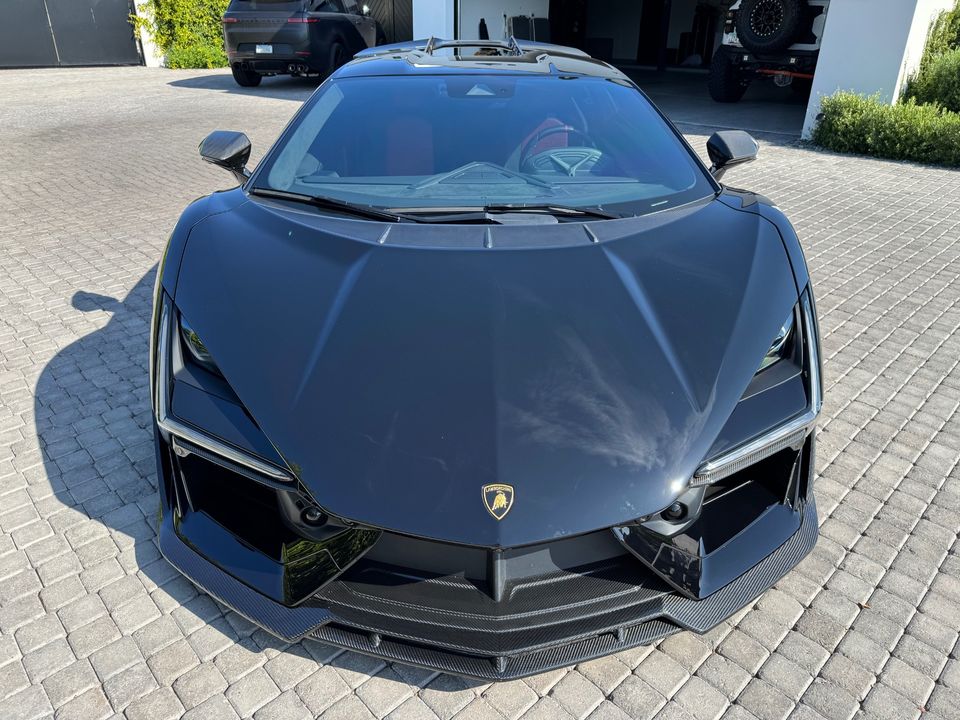 2024 Lamborghini Revuelto