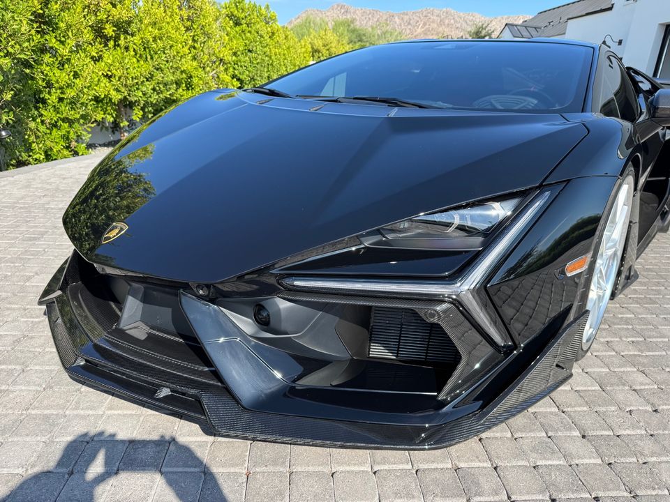 2024 Lamborghini Revuelto