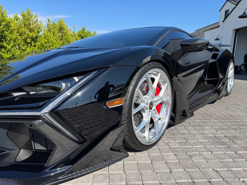 2024 Lamborghini Revuelto
