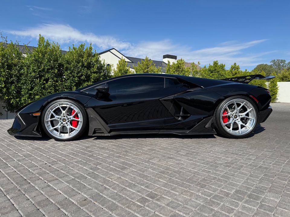 2024 Lamborghini Revuelto