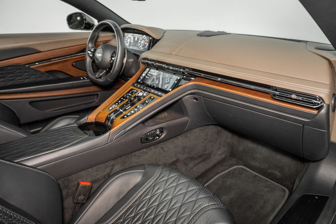 2024 Aston Martin DB12