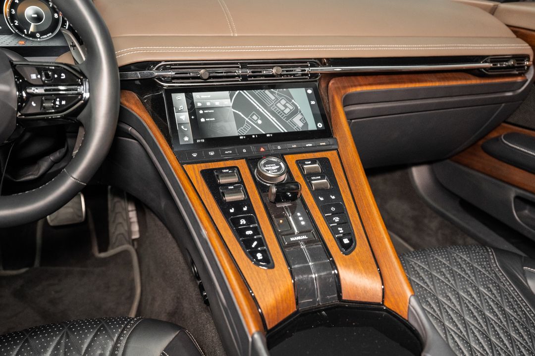 2024 Aston Martin DB12