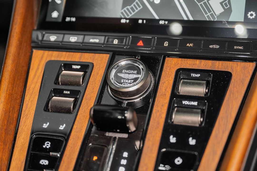 2024 Aston Martin DB12