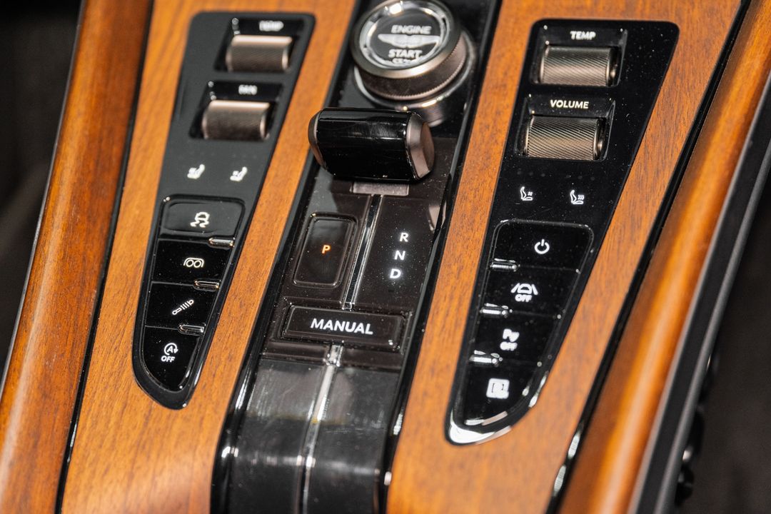 2024 Aston Martin DB12