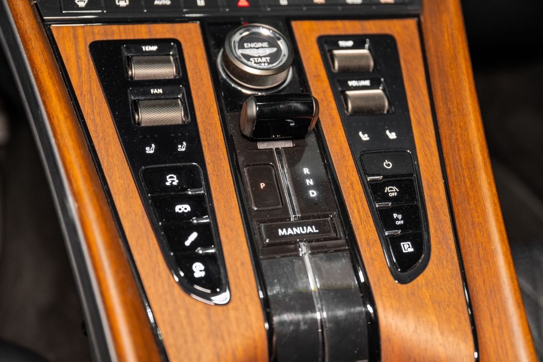 2024 Aston Martin DB12