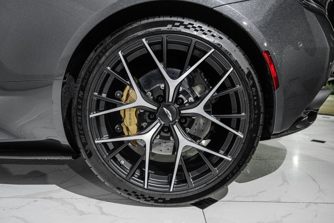 2024 Aston Martin DB12