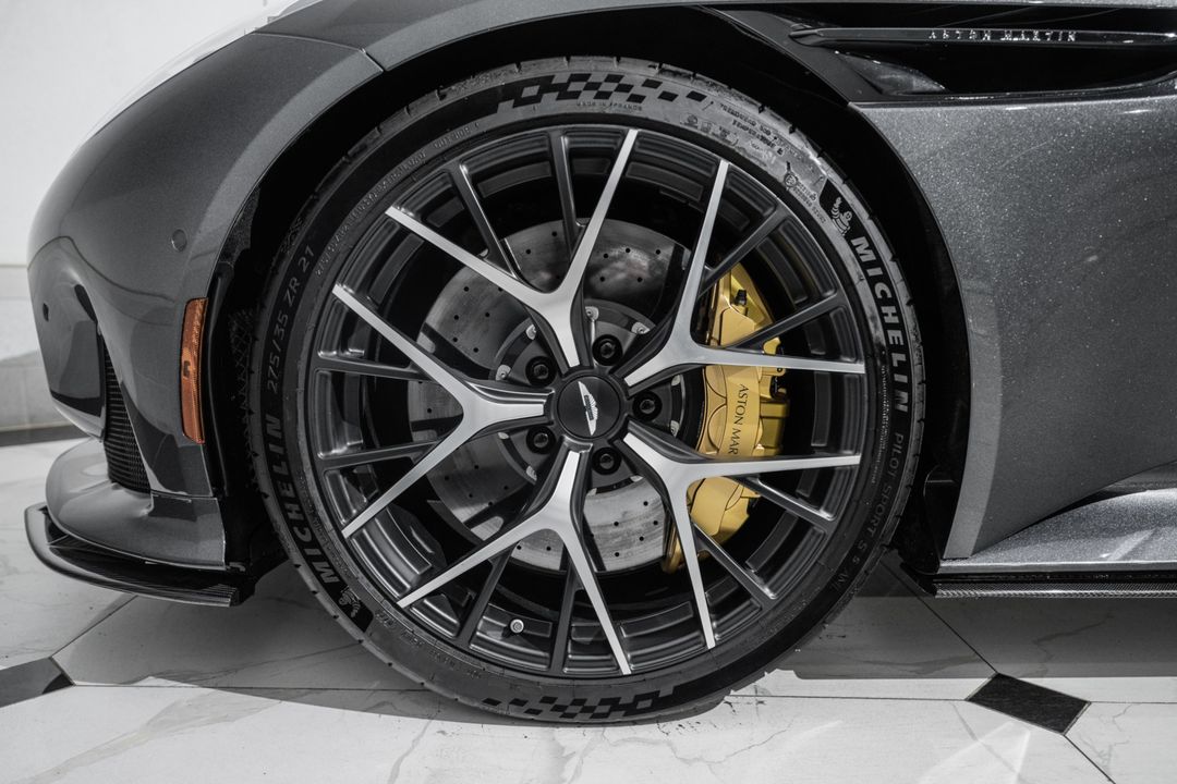 2024 Aston Martin DB12