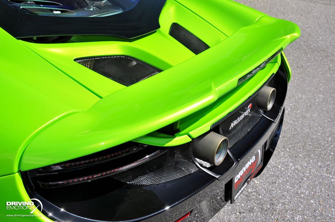 2016 McLaren 675LT