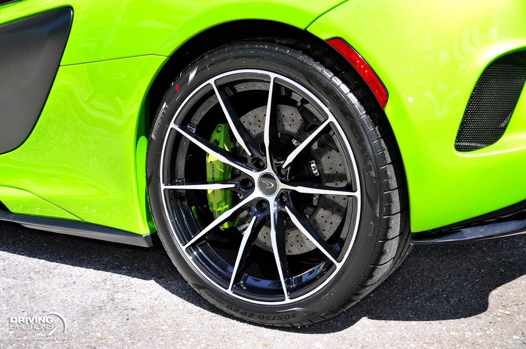 2016 McLaren 675LT