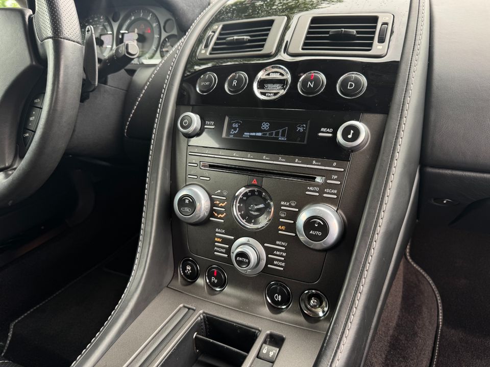 2015 Aston Martin V8 Vantage