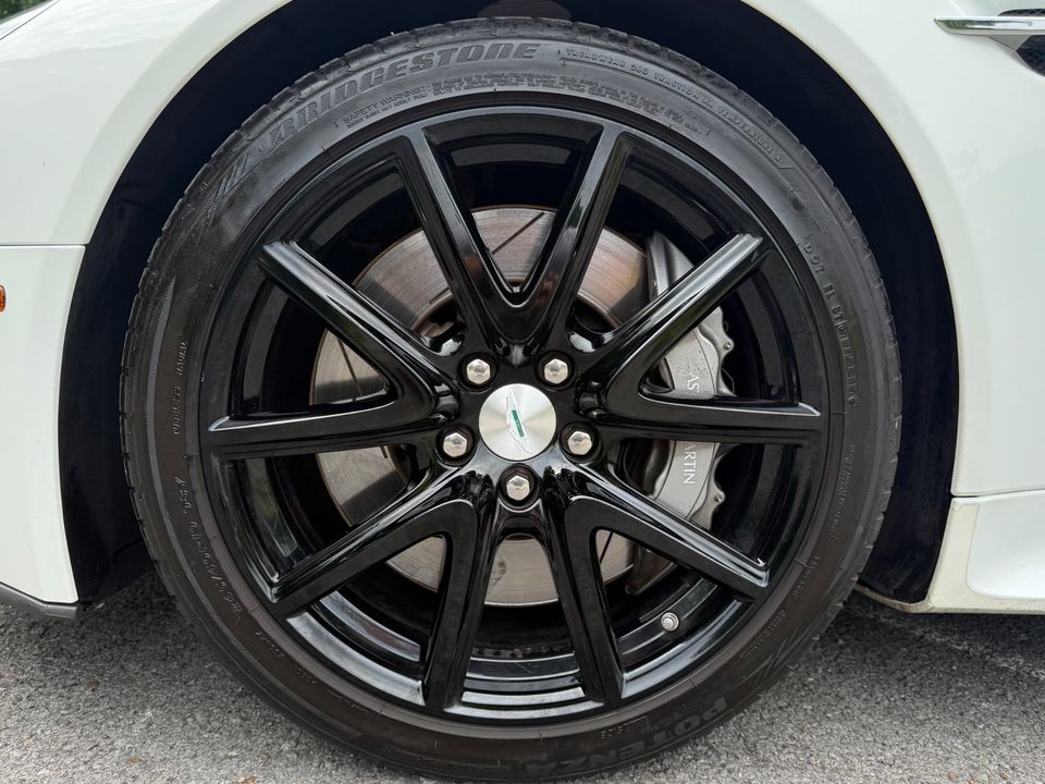 2015 Aston Martin V8 Vantage