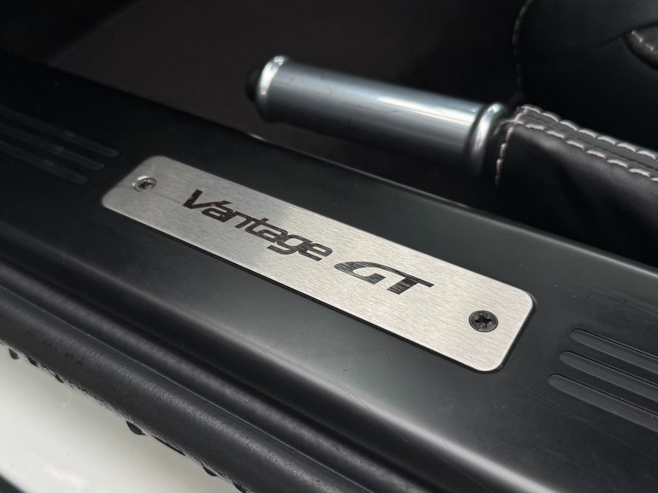 2015 Aston Martin V8 Vantage