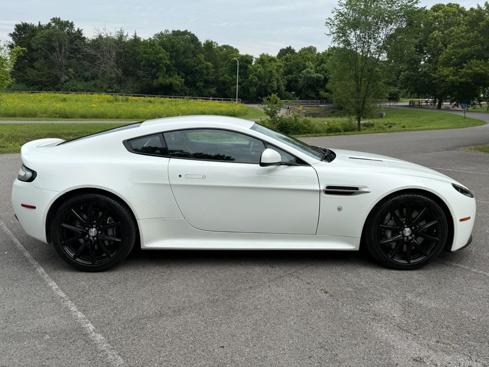 2015 Aston Martin V8 Vantage
