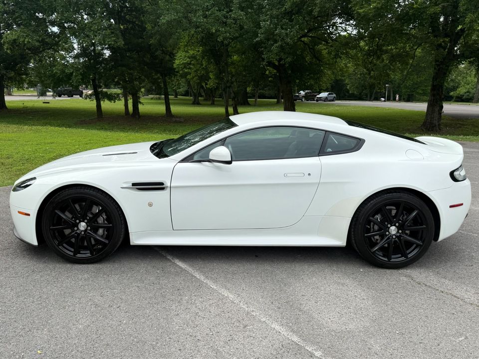 2015 Aston Martin V8 Vantage