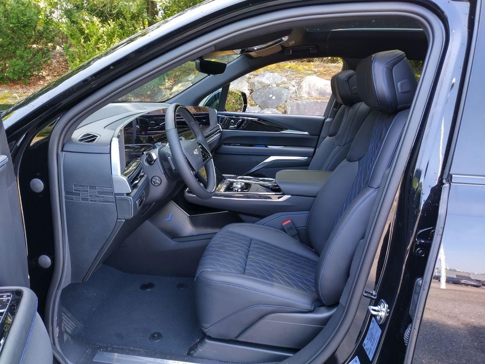 2026 Cadillac Escalade IQL