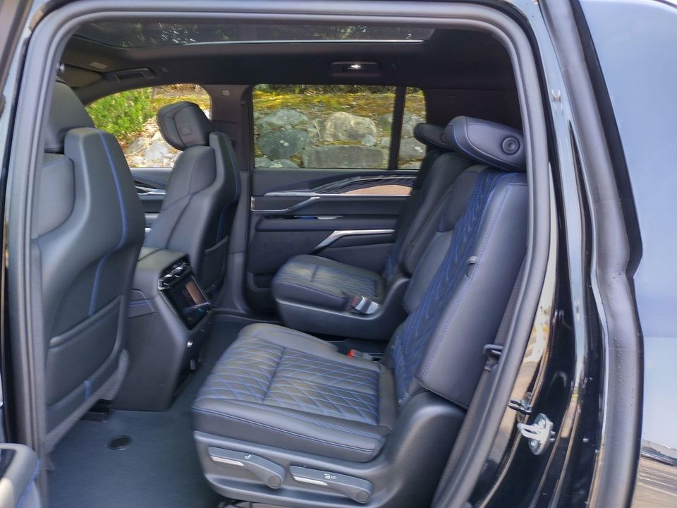 2026 Cadillac Escalade IQL