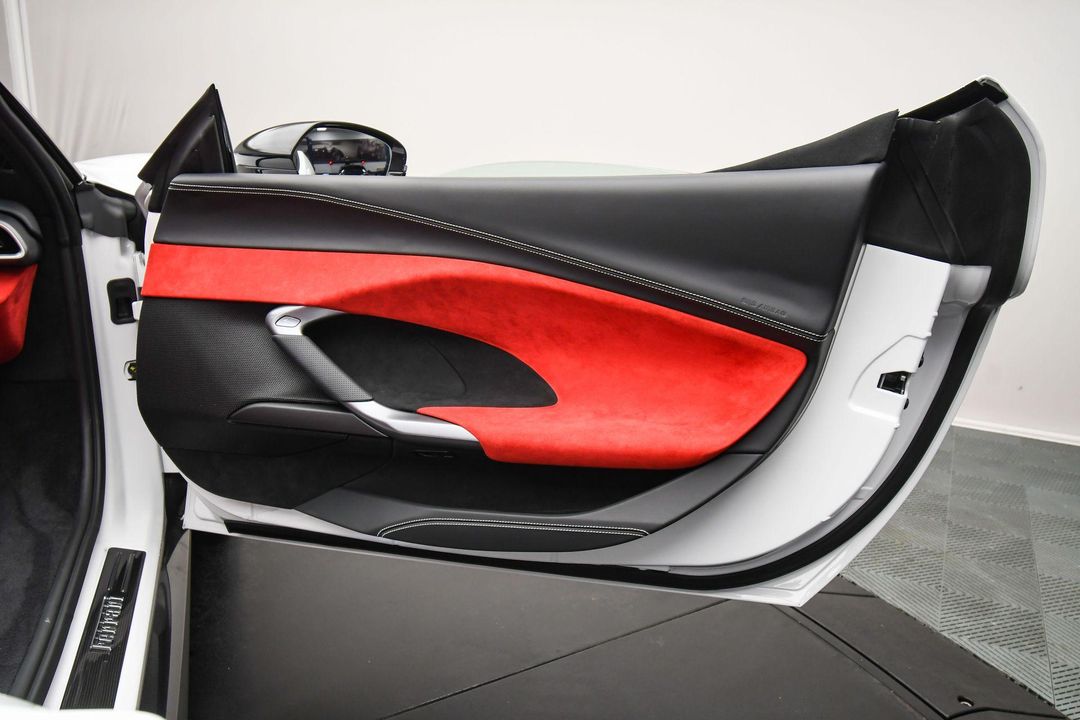 2025 Ferrari 296 GTS