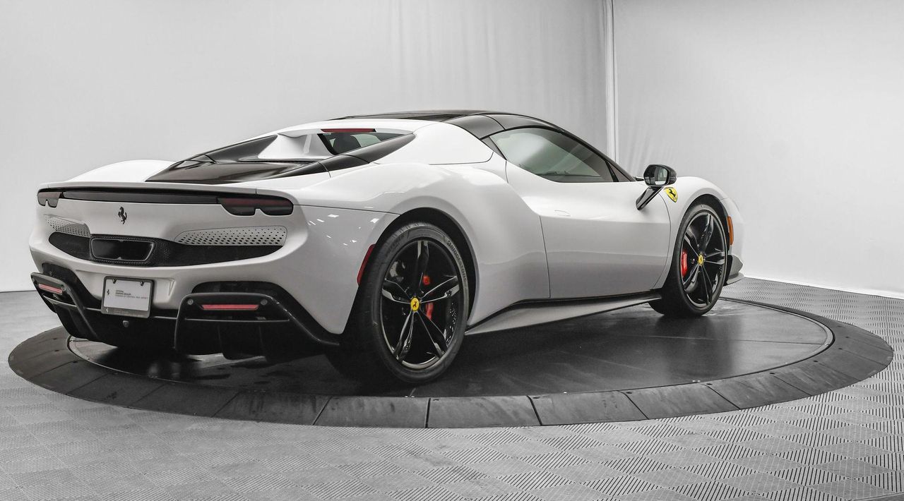 2025 Ferrari 296 GTS
