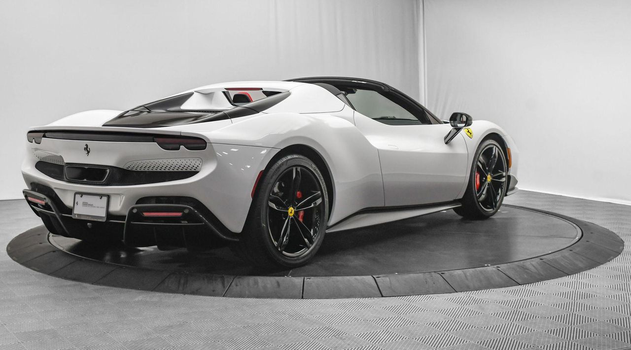2025 Ferrari 296 GTS