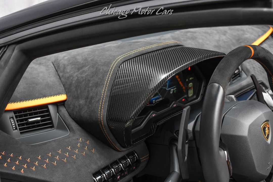 2022 Lamborghini Aventador