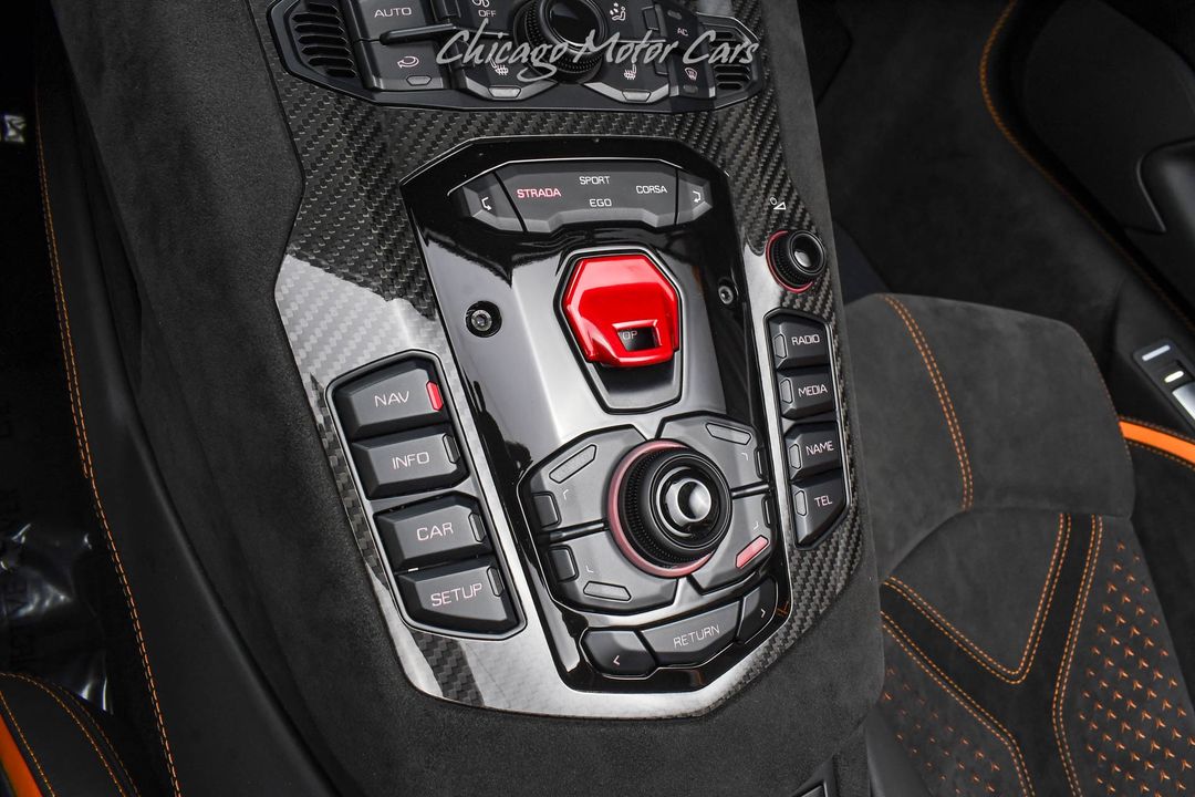 2022 Lamborghini Aventador