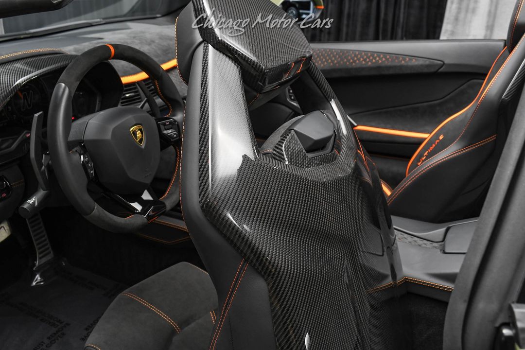 2022 Lamborghini Aventador