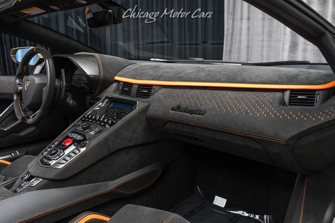 2022 Lamborghini Aventador