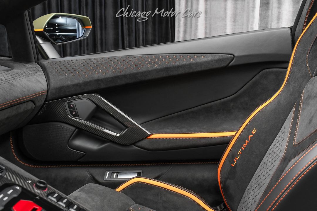 2022 Lamborghini Aventador