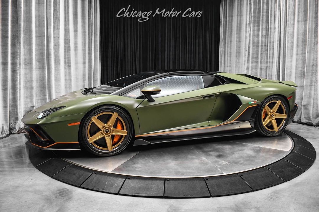 2022 Lamborghini Aventador