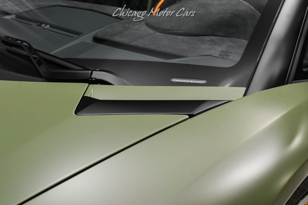 2022 Lamborghini Aventador