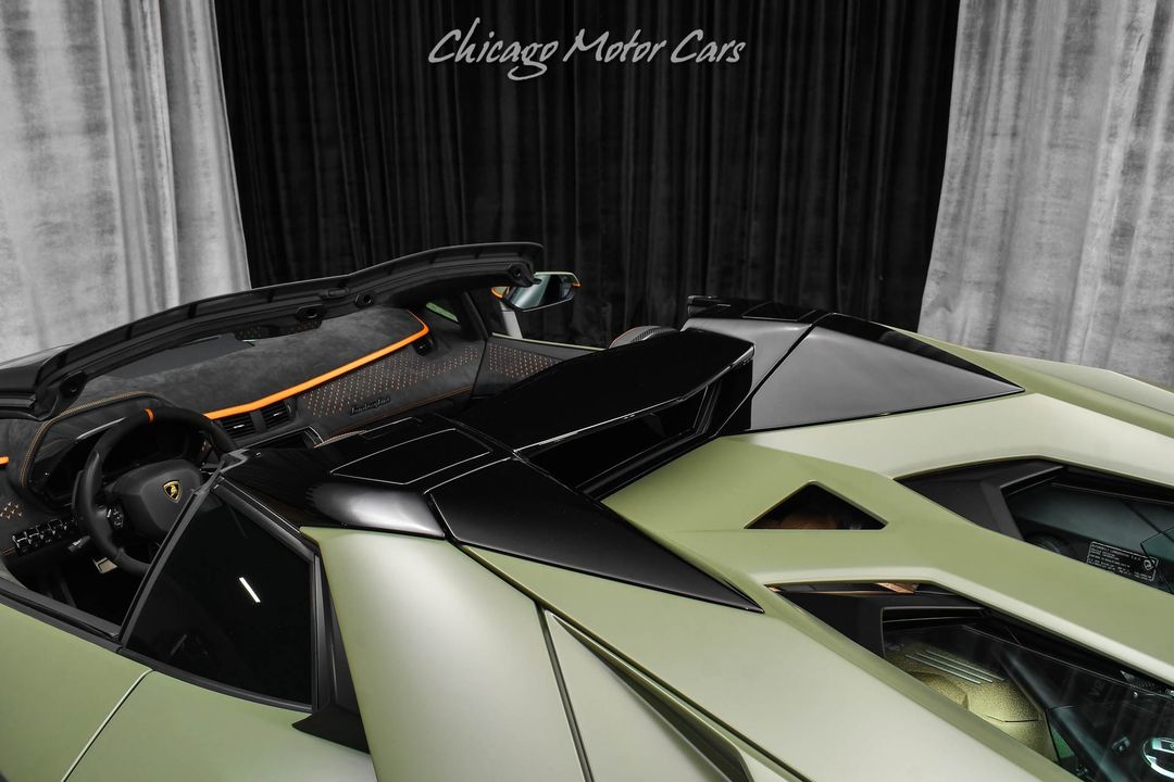 2022 Lamborghini Aventador