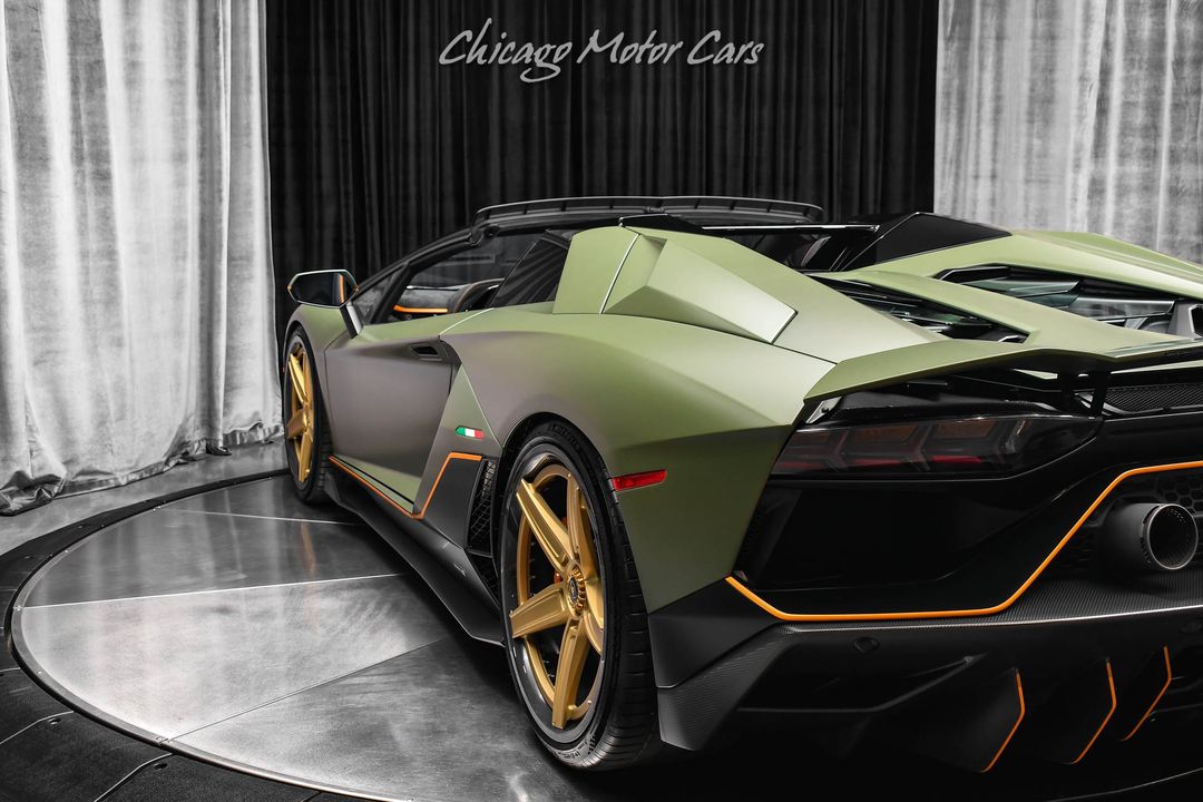 2022 Lamborghini Aventador