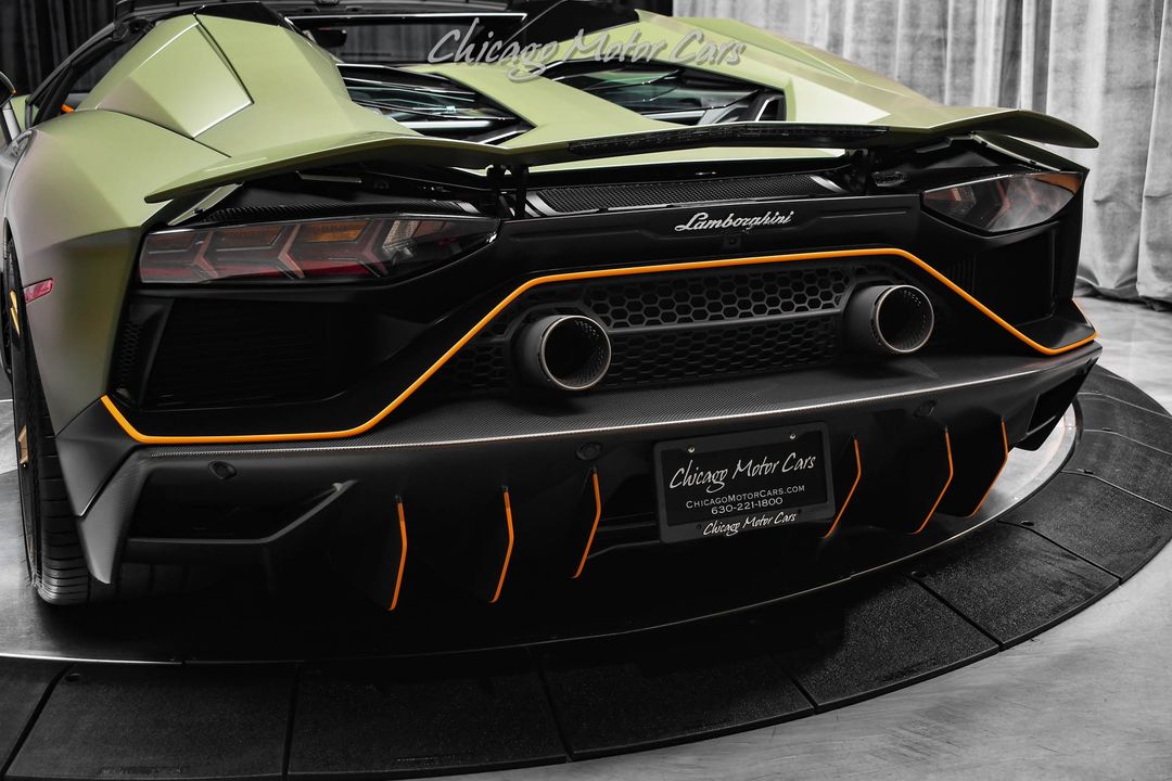 2022 Lamborghini Aventador