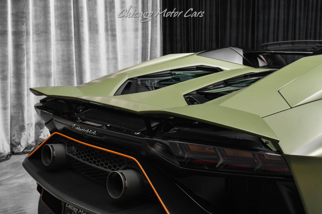 2022 Lamborghini Aventador