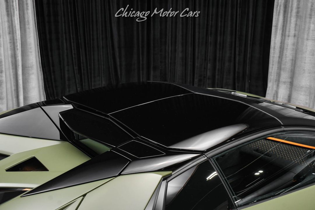 2022 Lamborghini Aventador