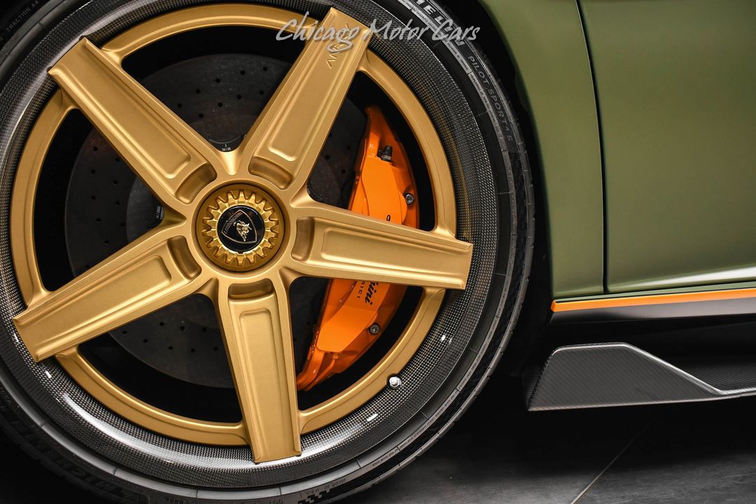 2022 Lamborghini Aventador