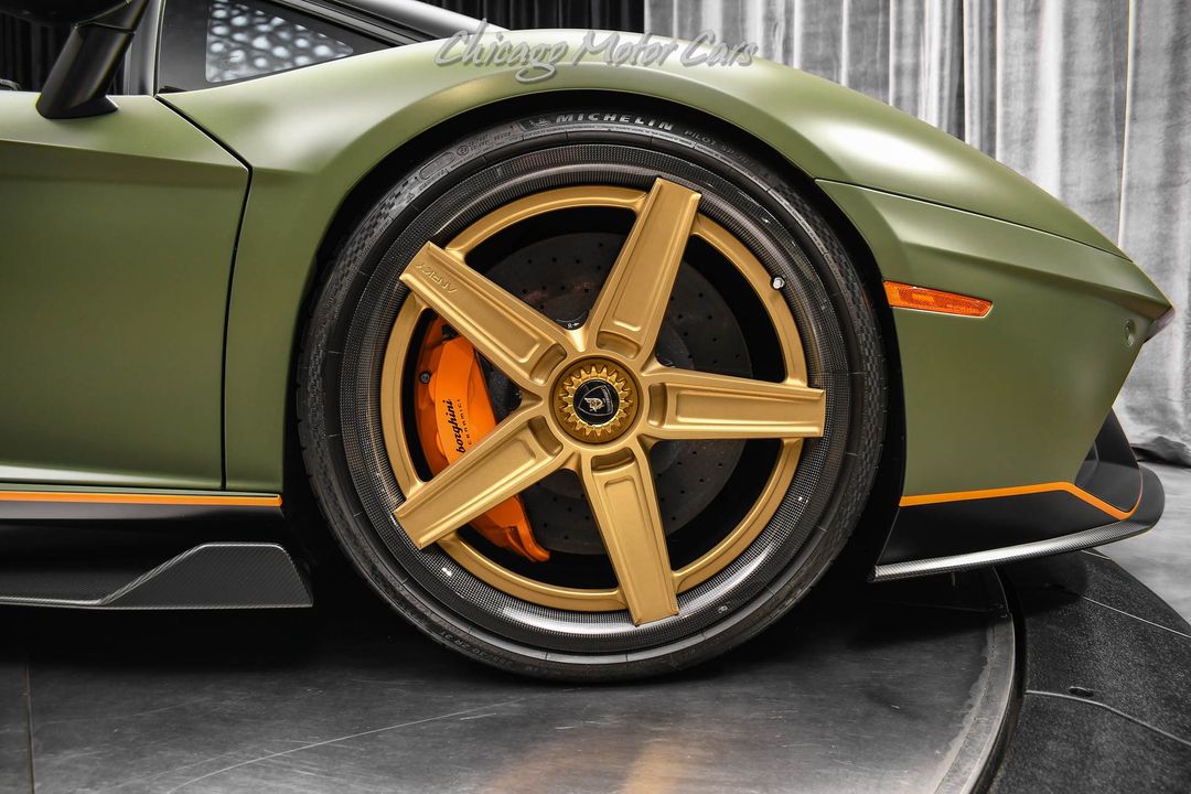 2022 Lamborghini Aventador