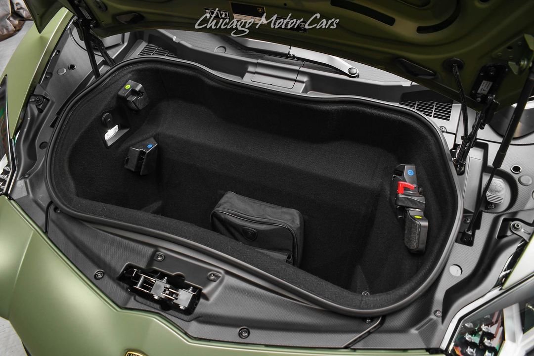 2022 Lamborghini Aventador