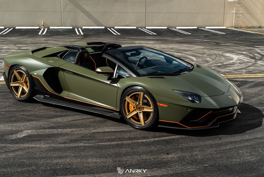 2022 Lamborghini Aventador