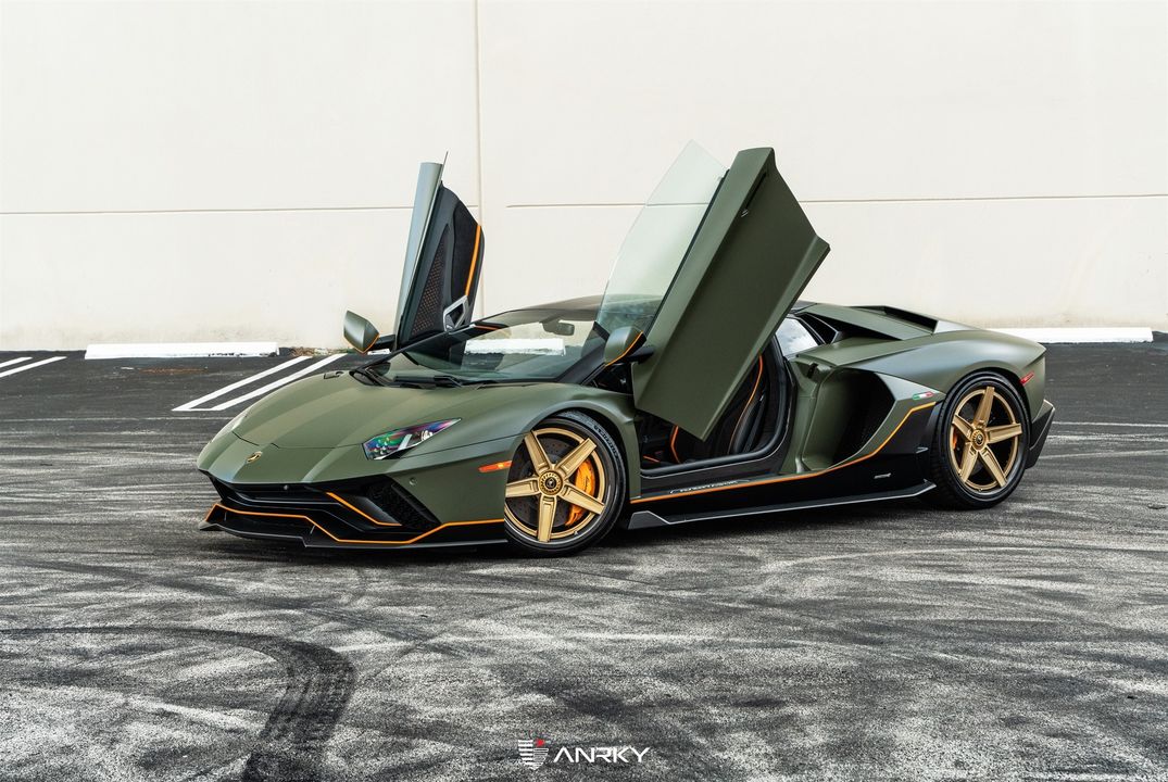 2022 Lamborghini Aventador