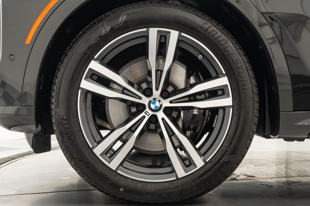 2025 BMW X7