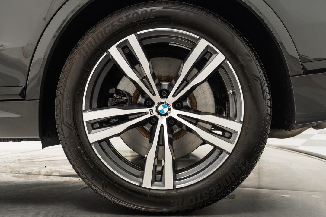 2025 BMW X7